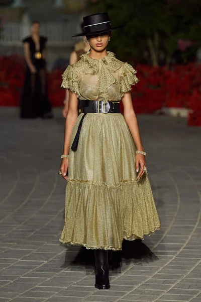 Look 92